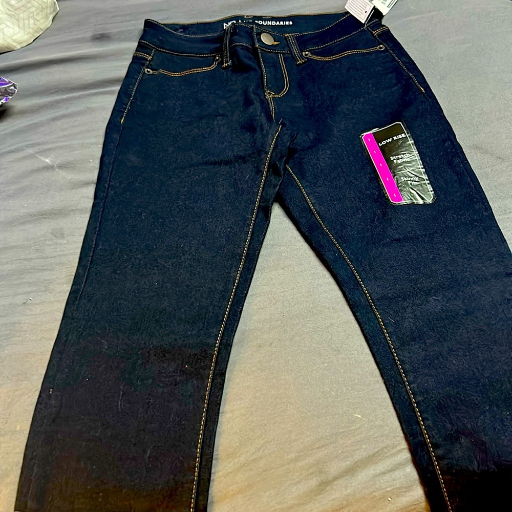 Women’s no boundaries size 1 skinny for stretchy jeans NWT
